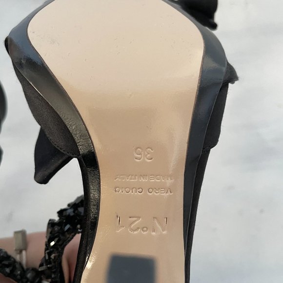 N°21 Black Satin Embellished Knotted Pumps Tonal Beads Ankle Strap Point Heels - Picture 9 of 10